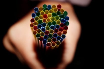 La UE ha votado para prohibir los plásticos de un solo uso